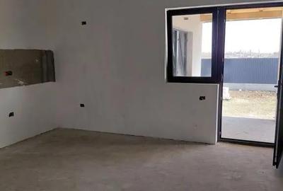 Casă cu 3 camere cu Teren 420 Mp în Șendreni - 5
