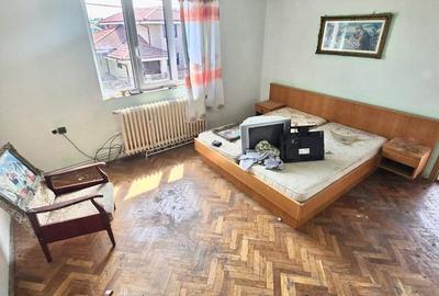 Casă cu 4 camere în 14 Mai - 11