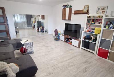 Casă cu 6 camere cu Teren 400 Mp în Podari - 16