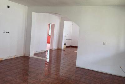 Casă cu Teren 1000 Mp în Biharia - 3