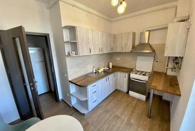 Garsonieră decomandată în Apărătorii Patriei