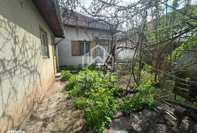 Casă cu 3 camere cu Canalizare în Central