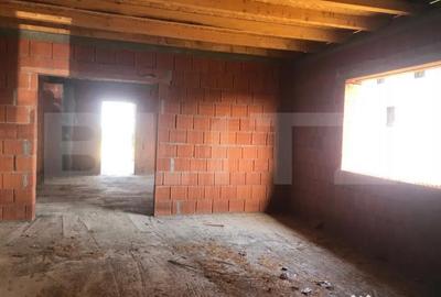 Casă cu 4 camere cu Teren 1657 Mp în Viile Satu Mare - 2