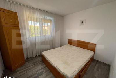 Apartament cu 3 camere, mobilat în Craiovița Nouă