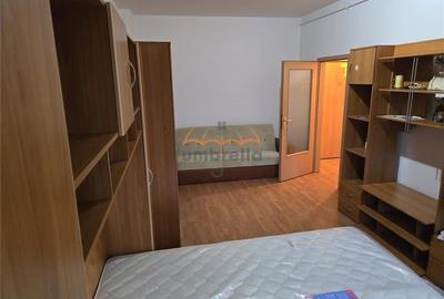 Garsonieră decomandată în Iris