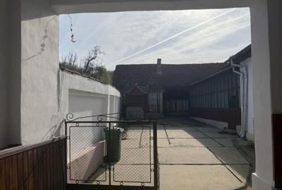 Casă cu 4 camere în Zolt