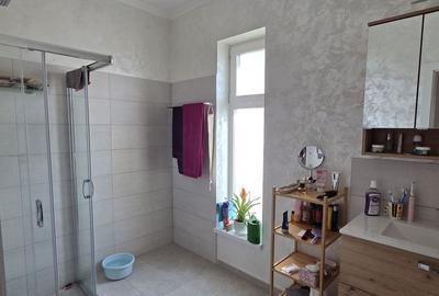 Casă cu 5 camere cu Teren 300 Mp în Giroc - 11