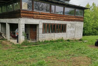 Casa nefinalizata Paltin, Vrancea, ?oseaua principala spre Spulber. - 1