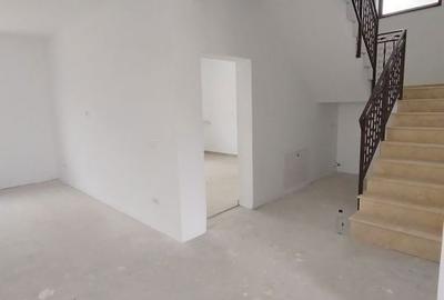 Casă cu 4 camere în Central - 14