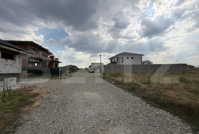 Teren Construcții intravilan de 425 mp, în Preajba