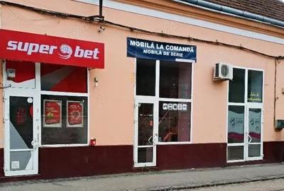 Proprietar inchiriez spatiu cu vitrina, intrare din strada