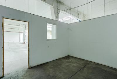 Spațiu industrial, de 420 mp, în UTA - 4