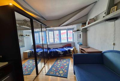 Apartament cu 3 camere decomandat în Central - 3