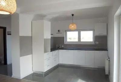 Casă cu 3 camere cu Teren 110 Mp în Central - 3