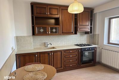 Apartament cu 3 camere în Est