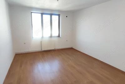 Casă cu 6 camere în Central