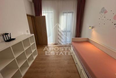 Apartament cu 3 camere semidecomandat, mobilat în Central - 1