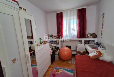Apartament cu 3 camere semidecomandat în Dacia - 4