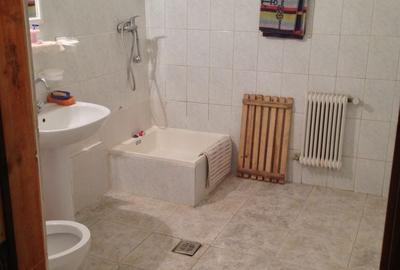 Casă cu 4 camere cu Teren 1620 Mp în Predeluț - 8