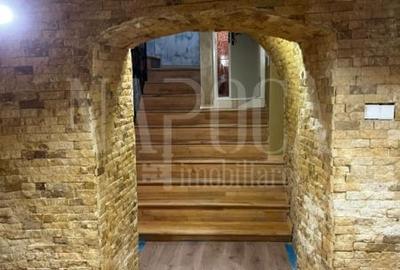 Spațiu comercial, de 130 mp, în Central - 7