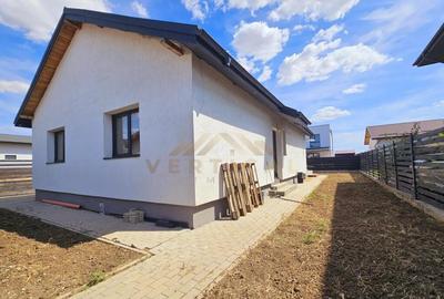 Casă cu 3 camere cu Teren 375 Mp în Berceni - 2