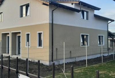 Casă cu Teren 300 Mp în Moșnița Nouă - 2