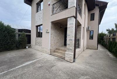 Casă cu 4 camere în Mircea-Vodă