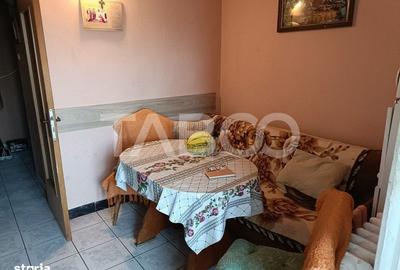 Apartament cu 3 camere decomandat în Cetate - 1
