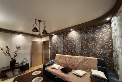 Apartament cu 4 camere decomandat, mobilat în 9 Mai - 2