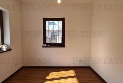 Casă cu 5 camere cu Teren 165 Mp în Domenii - 12