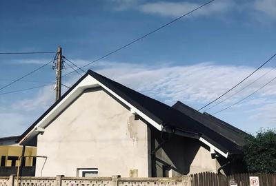 Casă cu 4 camere cu Teren 900 Mp în Drăgășani