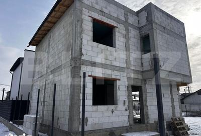 Casă cu 4 camere cu Teren 350 Mp în Șimnicu de Sus - 2