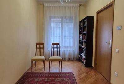 Casă cu 10 camere cu Canalizare în Capitale - 5