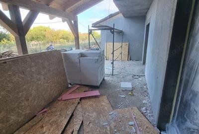 Casă cu 5 camere cu Teren 400 Mp în Mehala