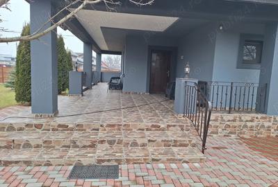 Casă cu 4 camere cu Teren 1453 Mp în Sculeni - 10