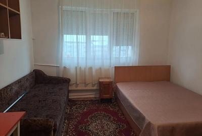 Vand Garsoniera Zona Rogerius - 4