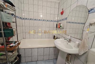 Garsonieră decomandată, mobilată în 1 Mai - 9