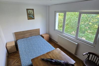 Apartament cu 2 camere, etaj 2/4, zona Podul de Piatra - 2