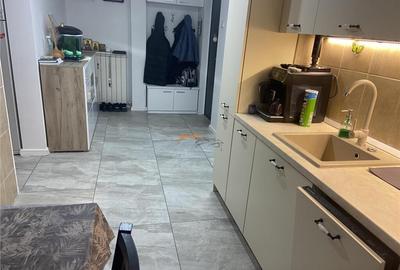 Apartament 3 camere, zona Liceul Economic -str Longinescu , - 4