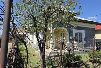 Casă cu Teren 1500 Mp în Gura Foii