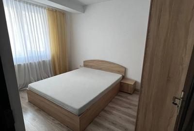 Apartament cu 3 camere decomandat în Iris