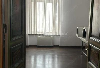 Casă cu 8 camere cu Teren 1686 Mp în Ultracentral - 6