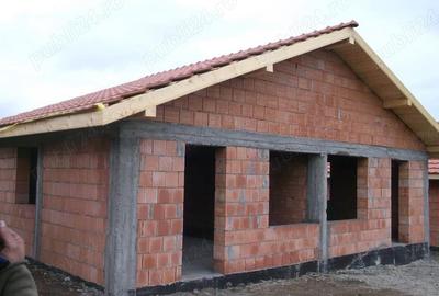 Casă cu 6 camere cu Teren 3000 Mp în Tășnad - 3