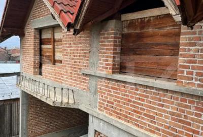 Casă cu 7 camere cu Teren 1400 Mp în Central - 15