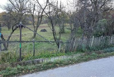 Teren de 2050 mp, în Izvoarele - 4