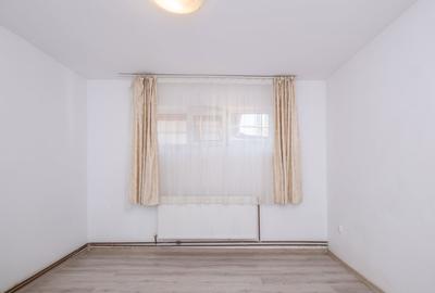 Casă individuală cu 3 camere cu Canalizare în Brătianu - 8