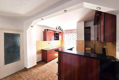 Apartament cu 3 camere decomandat în Micro 17 - 2