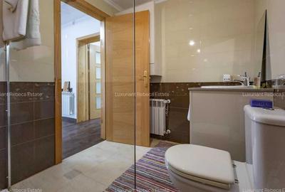 Casă cu 4 camere în Central - 2