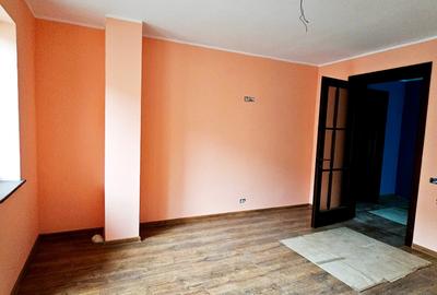 Casă cu 5 camere cu Teren 2000 Mp în Exterior Sud - 13