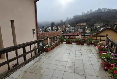 Proprietate superba de 180 mp apartament supraetajat cu garaj, zona Schei - 8